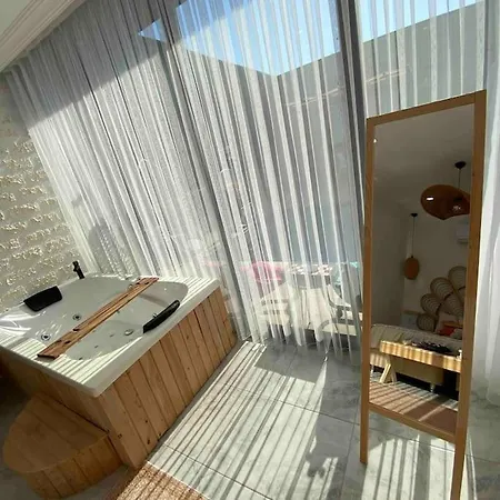 Crystal De-luxe Szálloda