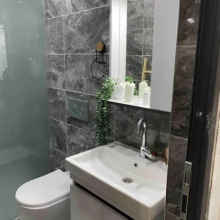 Crystal De-luxe Szálloda *